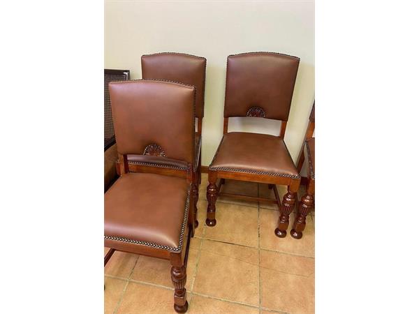 ~/upload/Lots/38521/7qtxzvzezfnaq/LOT 012   Vintage Leather  Dining  Boardroom chairs  X 4_t600x450.jpg